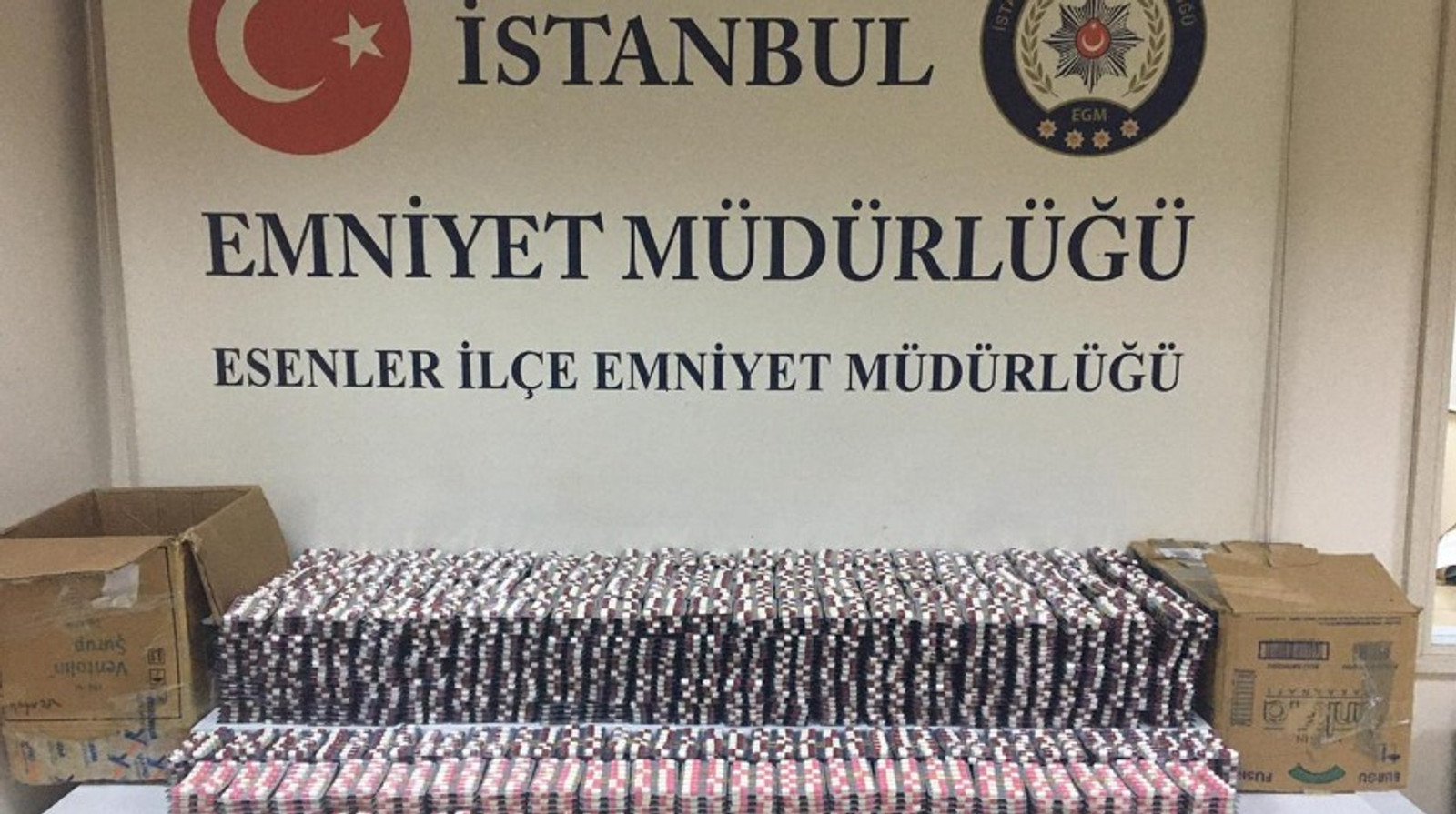 İstanbul’da binlerce ilacı ve uyuşturucu maddeyi piyasaya süreceklerdi! Yakayı ele verdiler…