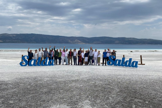 Akdenizli gazeteciler Salda gölünün korunması amacıyla Vali Arslantaş’ın aldığı önlemlere destek verdi